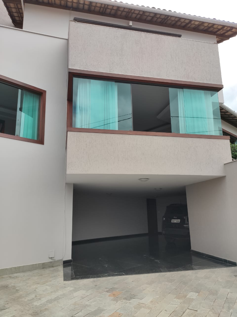 VENDO CASA COM PISCINA-JARDIM ARIZONA 